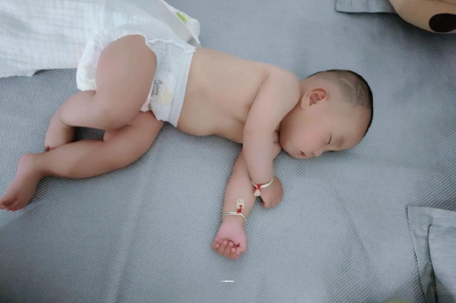 甘孜几个月宝宝会抬头